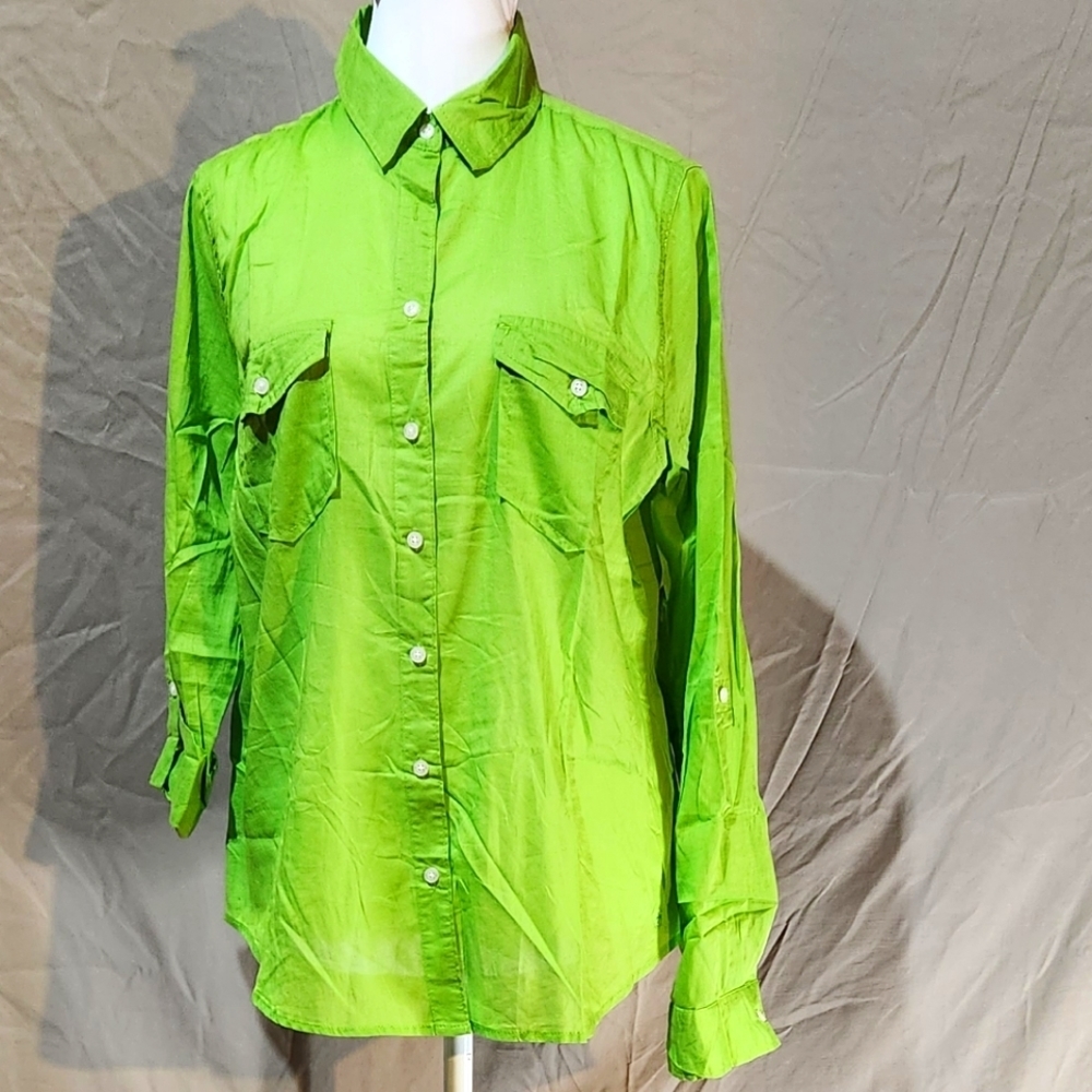 NWT Aeropostale L lime green lightweight‎ silky feel cotton button front top